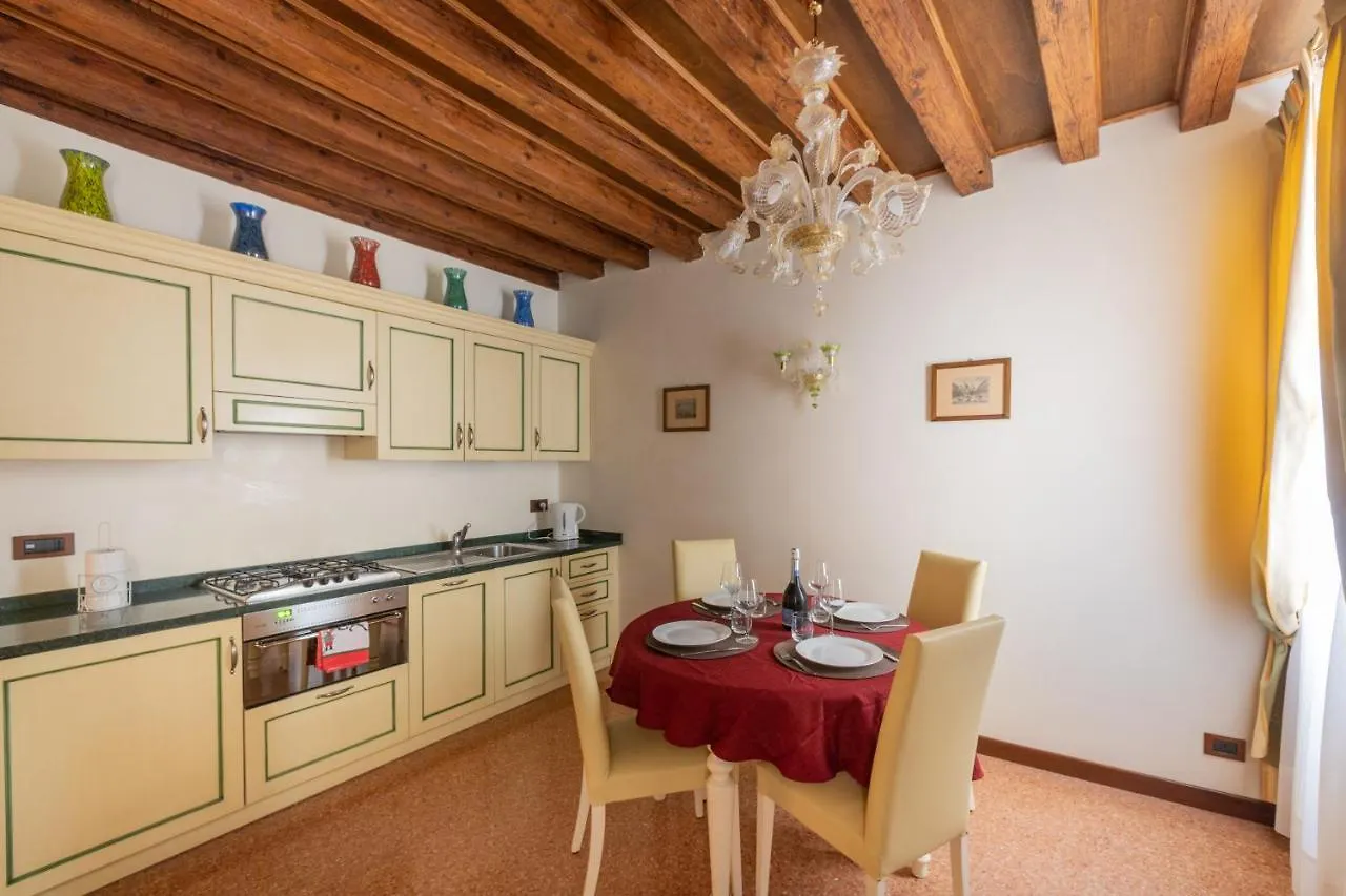 Ve-Nice Suite San Marco C4439 Venice Italy