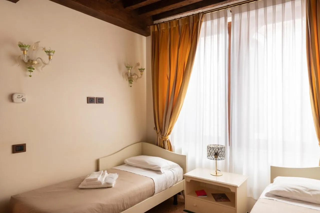 Ve-Nice Suite San Marco C4439 Venice 0*,