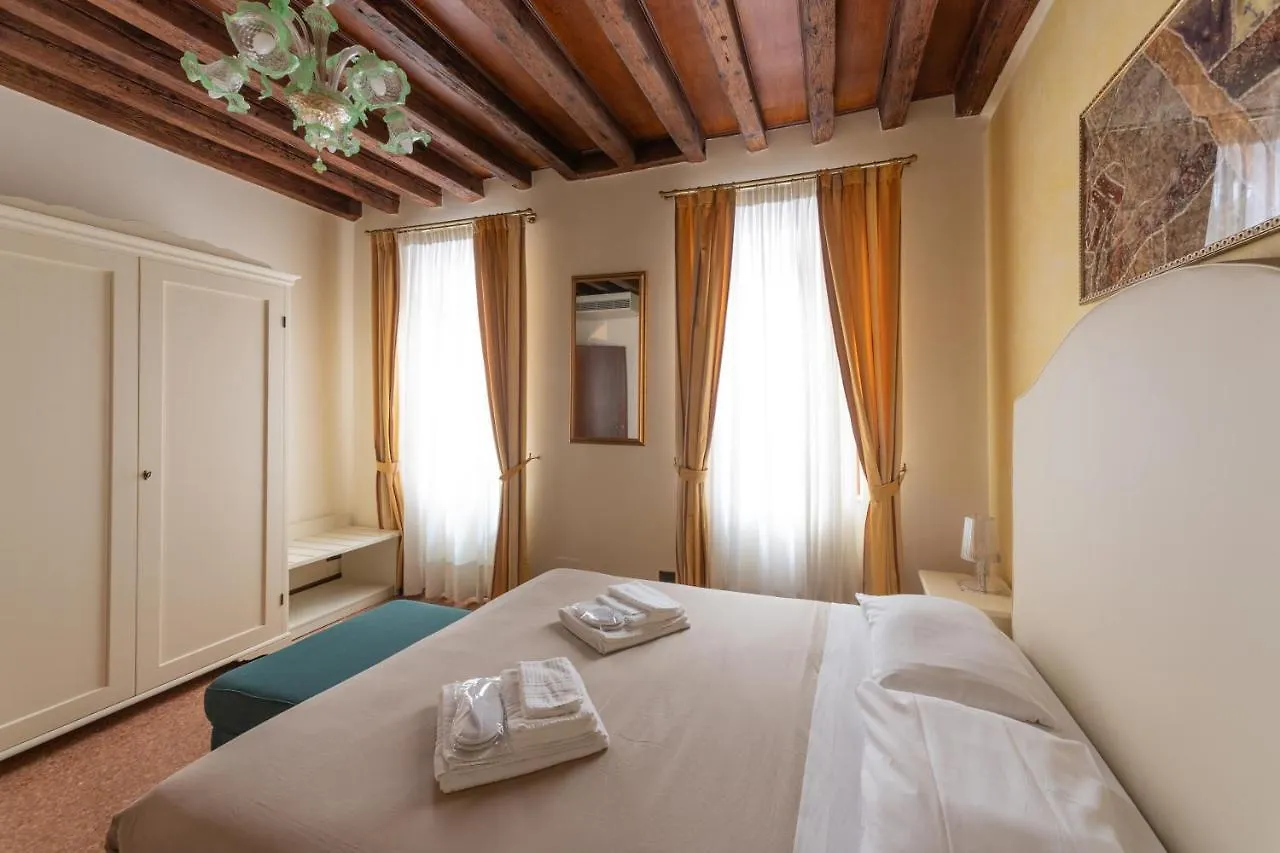 Apartment Ve-Nice Suite San Marco C4439 Venice