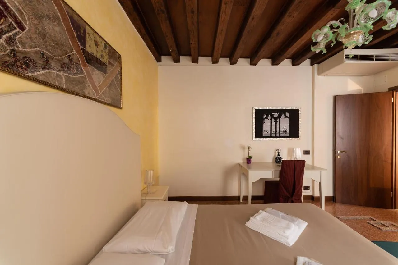 Ve-Nice Suite San Marco C4439 Venice Apartment